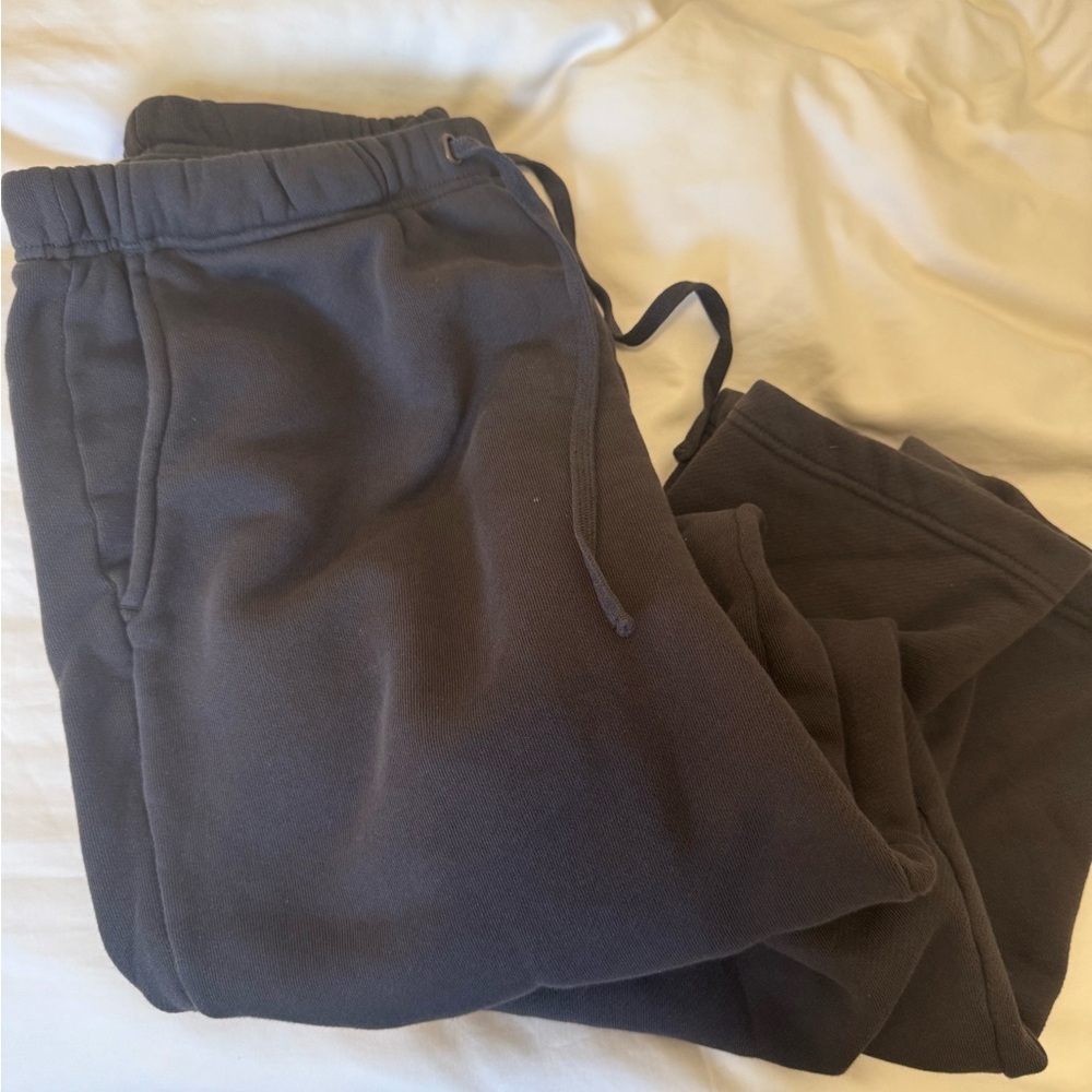 Elwood Black Sweats and Sweatshirt